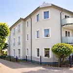 Manatee Mit Sauna & Fitness