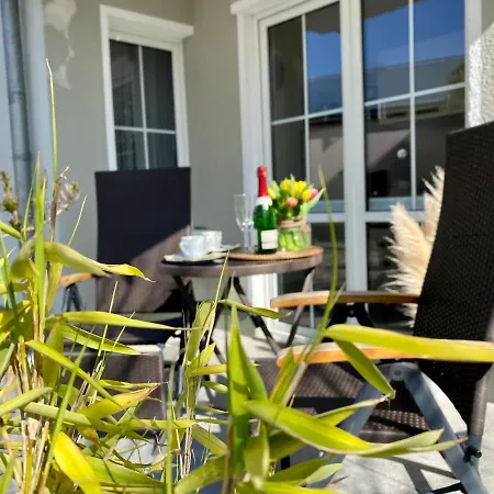 Manatee Mit Sauna Und Fitness ゼリン