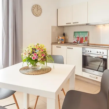 Manatee Mit Sauna Und Fitness ゼリン